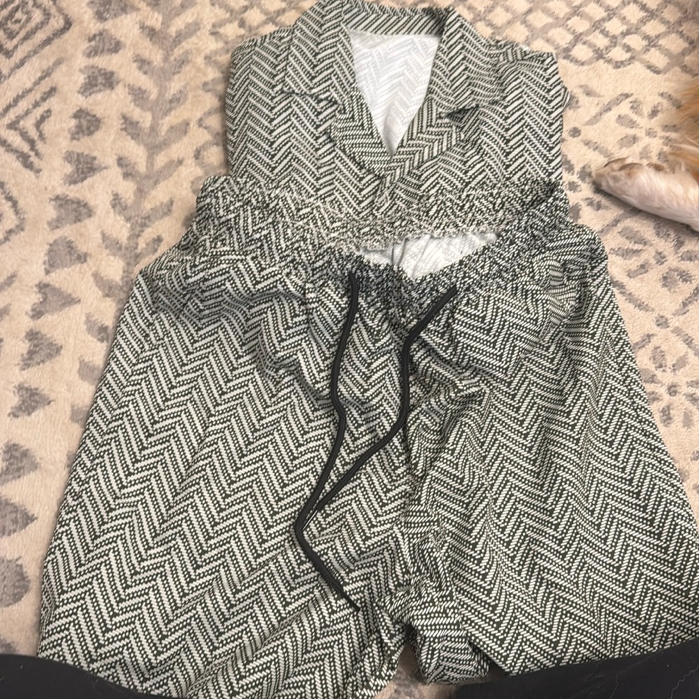 Men’s swim trunks with matching top